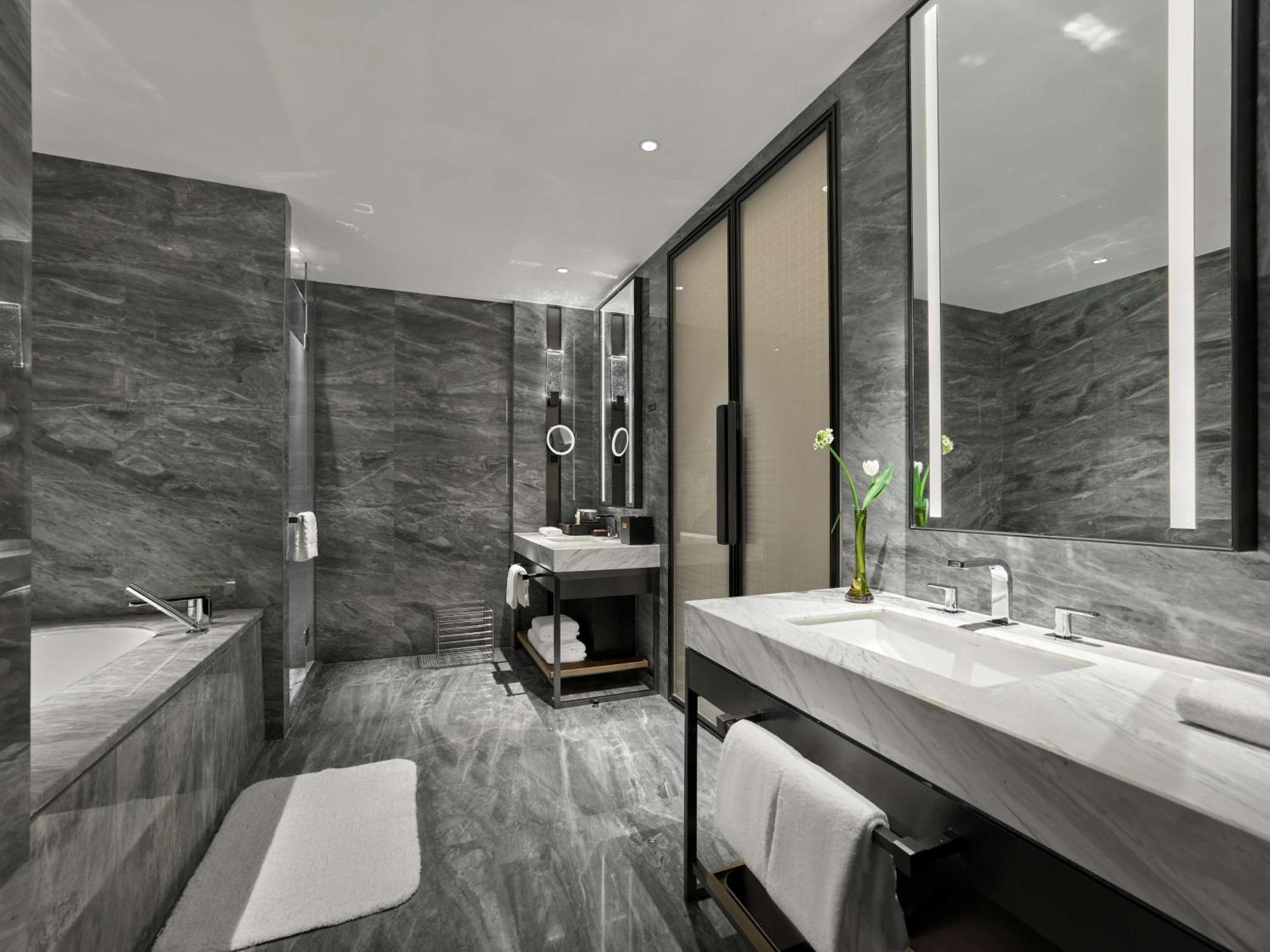 Doubletree By Hilton Chengdu Riverside - Close To Panda Base And Chengdu East Railway Exterior photo